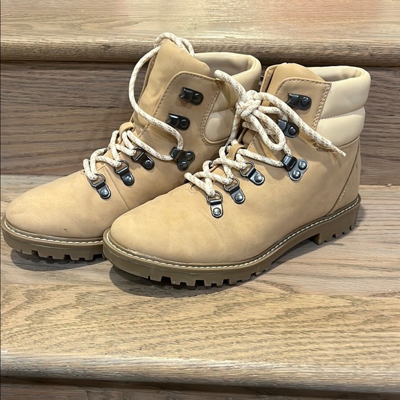 Boots Tan Lace-Up Hiking - Picture 1 of 3